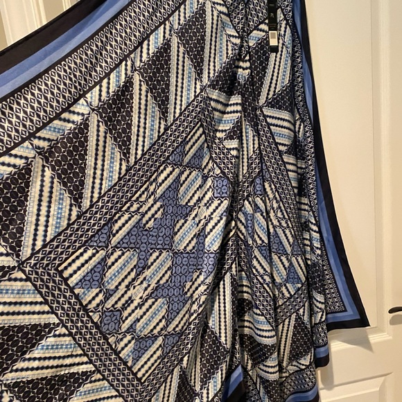 Handkerchief dress - Picture 4 of 6